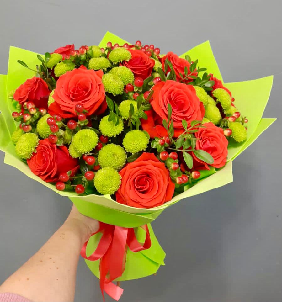 Букет цветов из: Хризантемы и Розы в Марфино