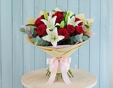 Букет цветов из:  Лилии и Розы в Марфино