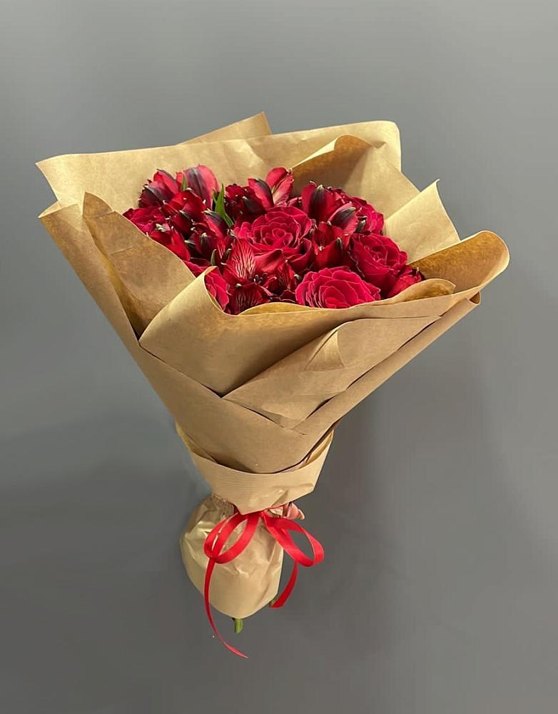 Букет цветов из: Альстромерии и Розы в Марфино