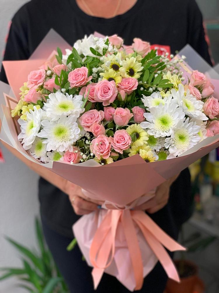 Букет цветов из: Розы и Хризантемы в Марфино