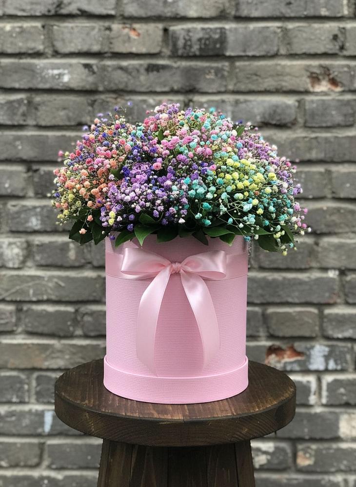 Цветочная композиция из Гипсофила и Розы в шляпной коробке в Марфино