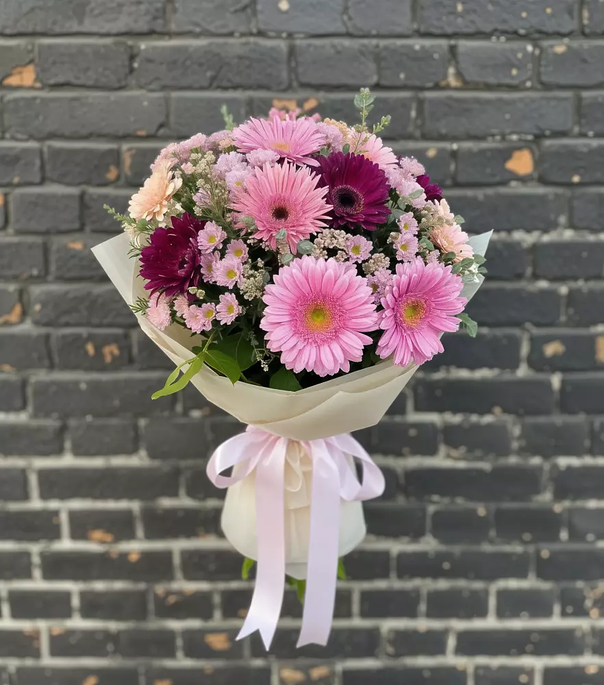 Букет цветов из: Герберы и Хризантемы в Марфино