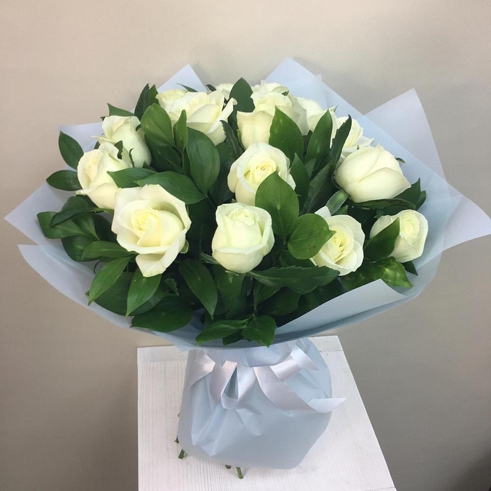 Букет 15 Белых роз Проуд в Марфино