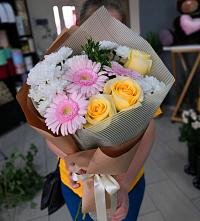 Букет цветов из:  Герберы, Розы и Хризантемы в Марфино