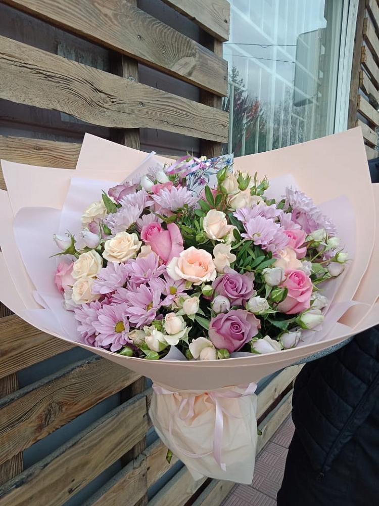 Букет цветов из: Розы и Хризантемы в Марфино