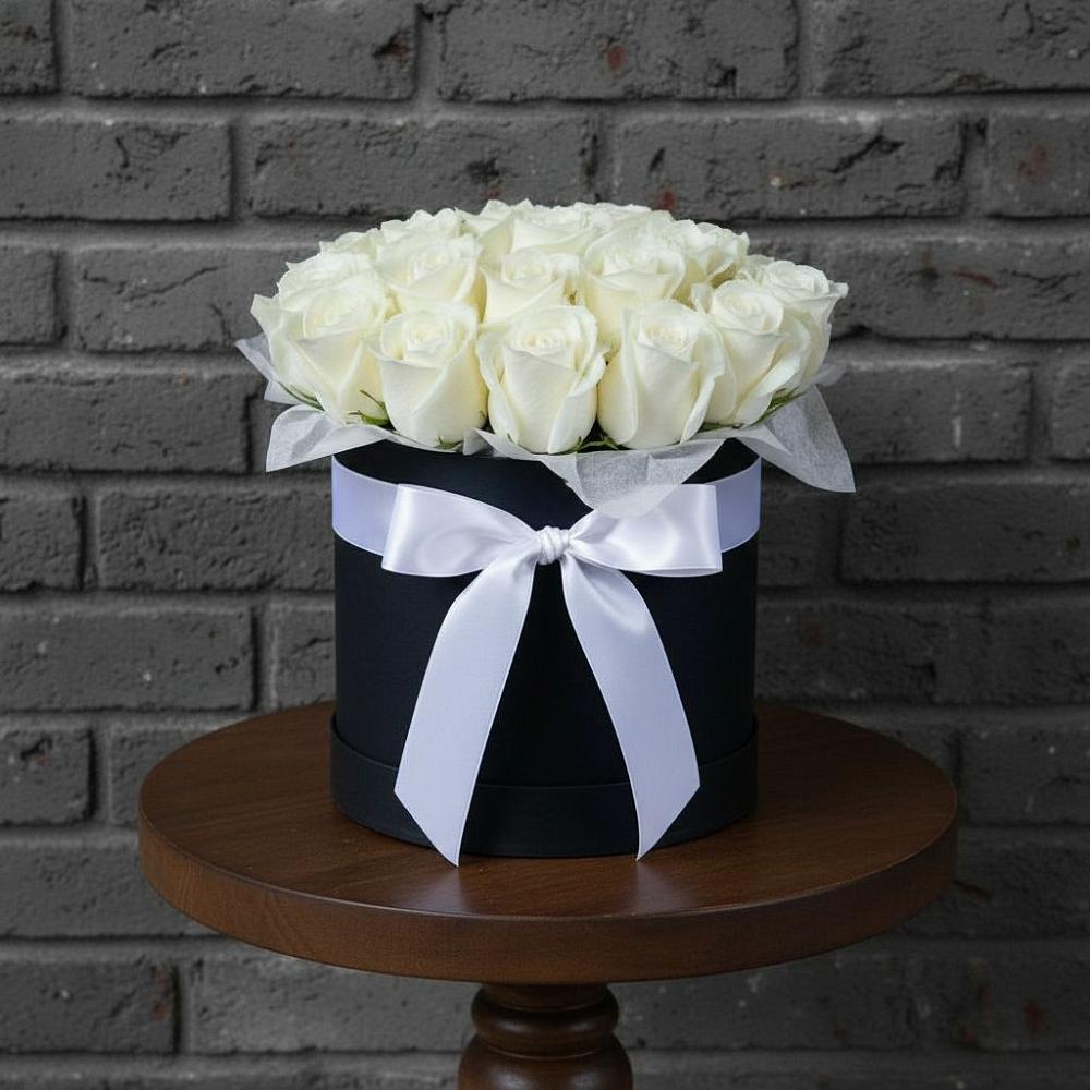 Цветочная композиция из Розы в шляпной коробке в Марфино