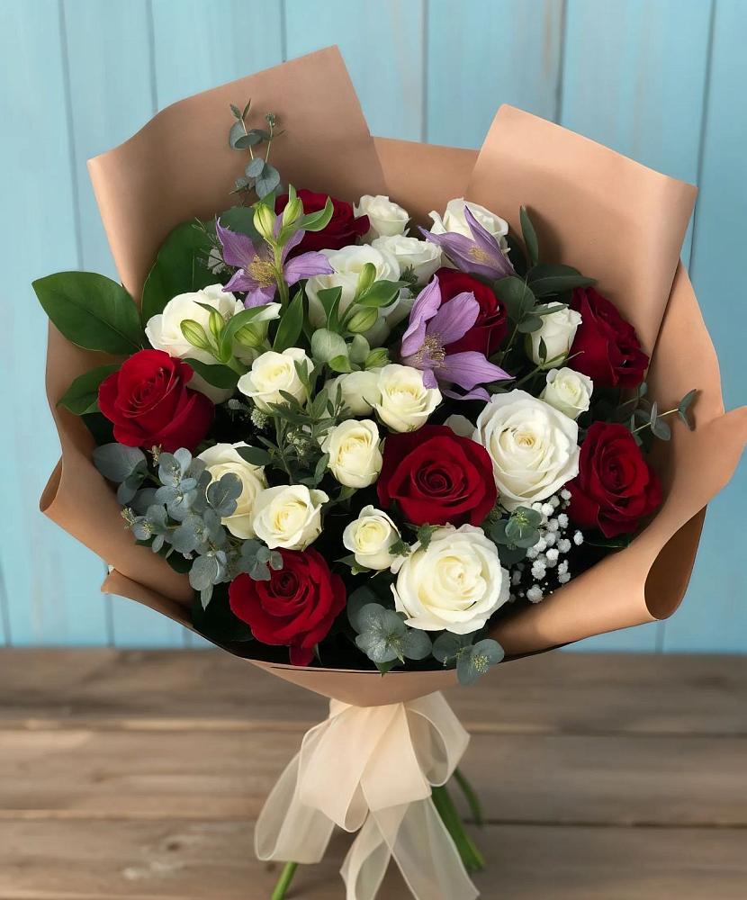 Букет цветов из: Розы и Альстромерии в Марфино