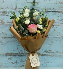 Букет цветов из:  Розы и Лизиантусы в Марфино