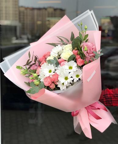 Букет цветов из: Розы, Лизиантусы и Хризантемы в Марфино