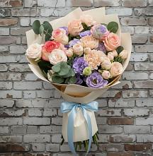 Букет цветов из:  Розы, Лизиантусы и Гвоздики в Марфино