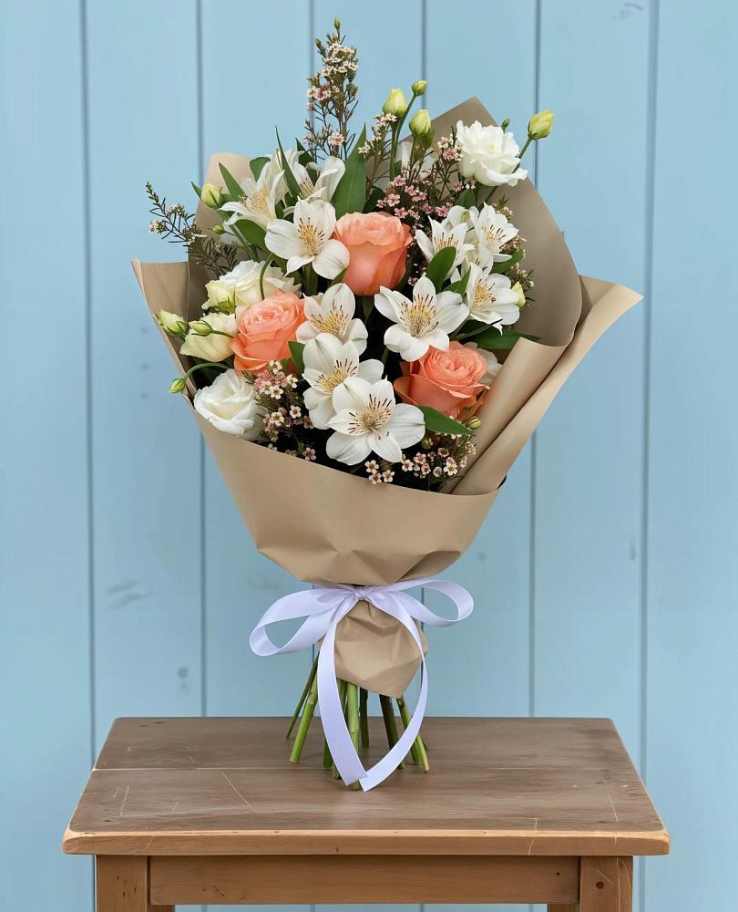 Букет цветов из: Альстромерии, Лизиантусы, Розы и Хризантемы в Марфино