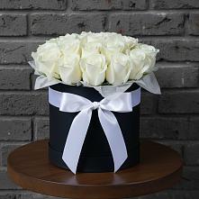 Цветочная композиция из Розы в шляпной коробке в Марфино