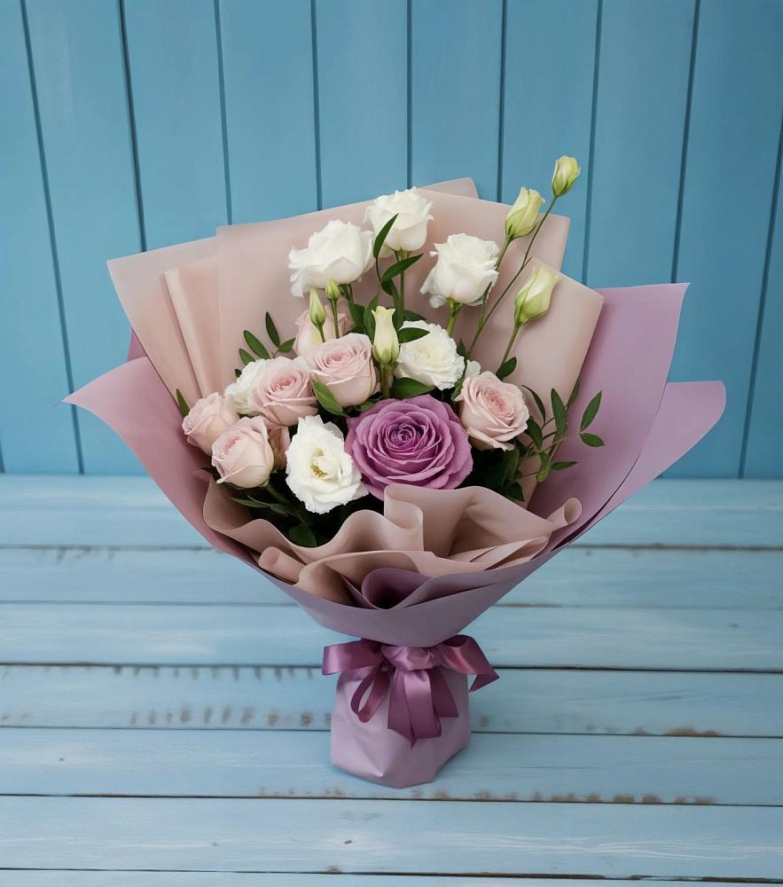 Букет цветов из: Розы и Лизиантусы в Марфино